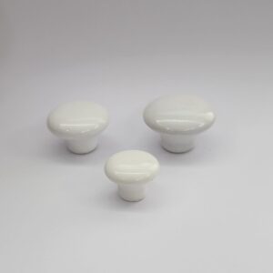 Puxador em porcelana base estreita