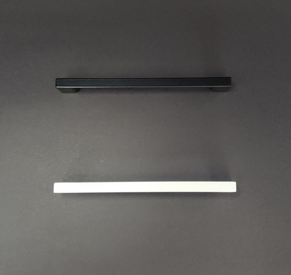 Puxadores Rigore Preto e Branco