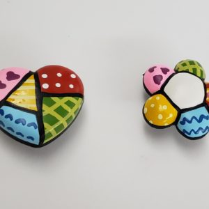 Puxador infantil patchwork em resina.